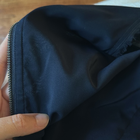 Alice + Olivia 100% Silk dress navy size small. - Picture 10 of 11